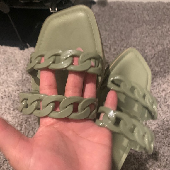 Chain me Olive - Picture 3 of 4